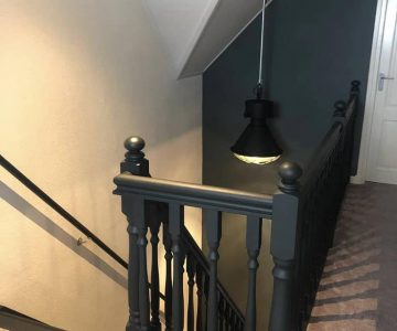 Oud zwart geverfde trap met Maisonmansion